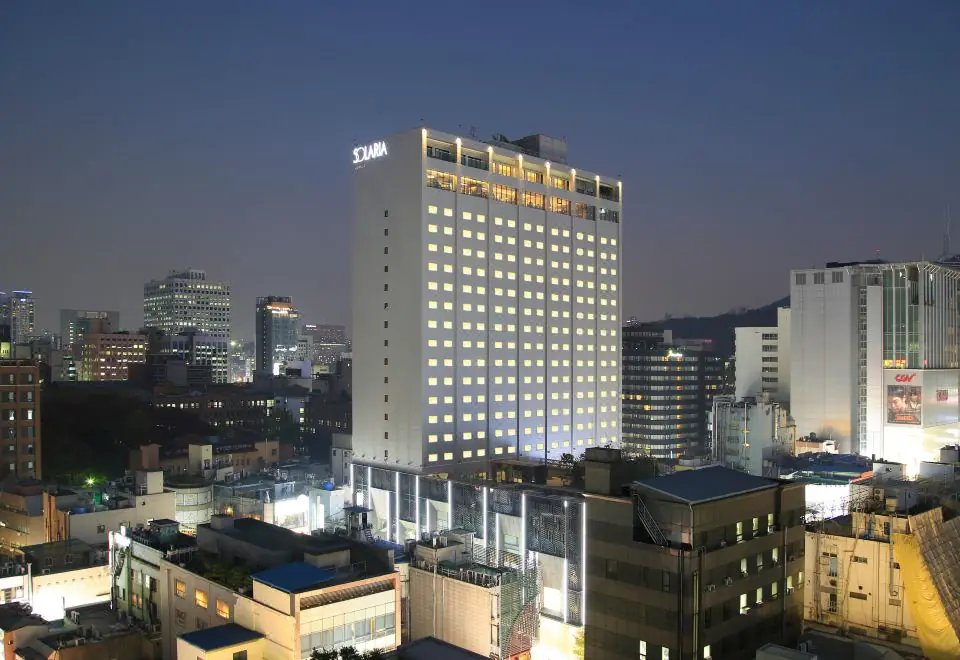 Solaria 或 Sotetsu:先選你要把明洞留給晚上,還是留給整座市中心縮圖
