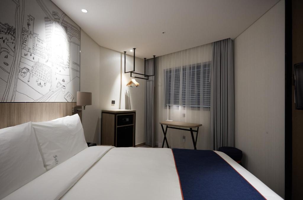 Holiday Inn Express Seoul Hongdae 另一間客房內部