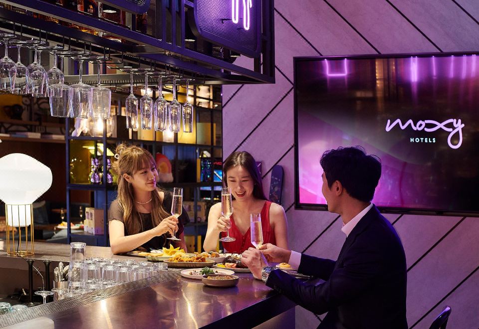 Moxy Seoul Myeongdong 酒吧座位