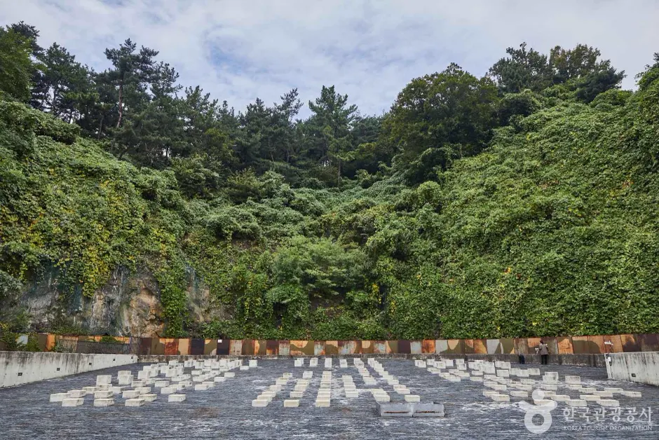 文化儲備基地玻璃與鋼構油罐室內空間實景